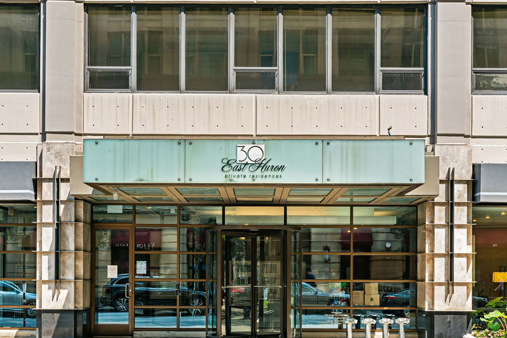 30 E Huron Street 2508