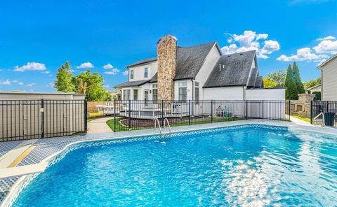 Tiny photo for 2501 Woodridge Place, Champaign, IL 61822 (MLS # 12184276)