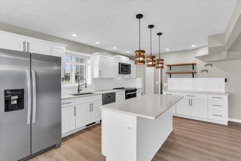 Tiny photo for 2501 Woodridge Place, Champaign, IL 61822 (MLS # 12184276)
