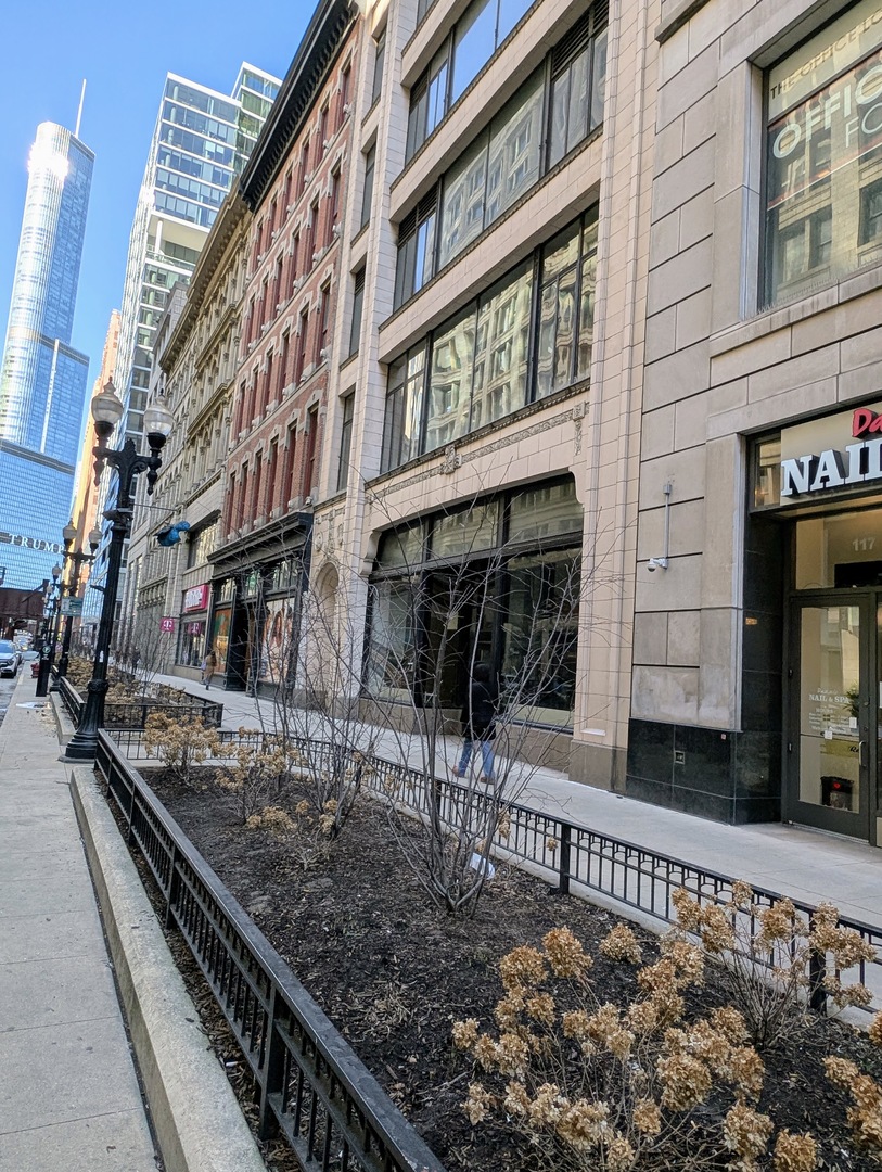 111 N Wabash Avenue 1216
