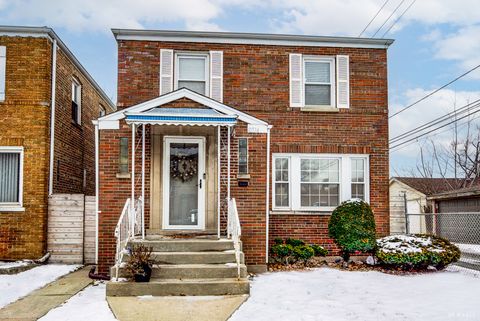 Photo of 10714 S Calumet Avenue, Chicago, IL 60628 (MLS # 12540171)