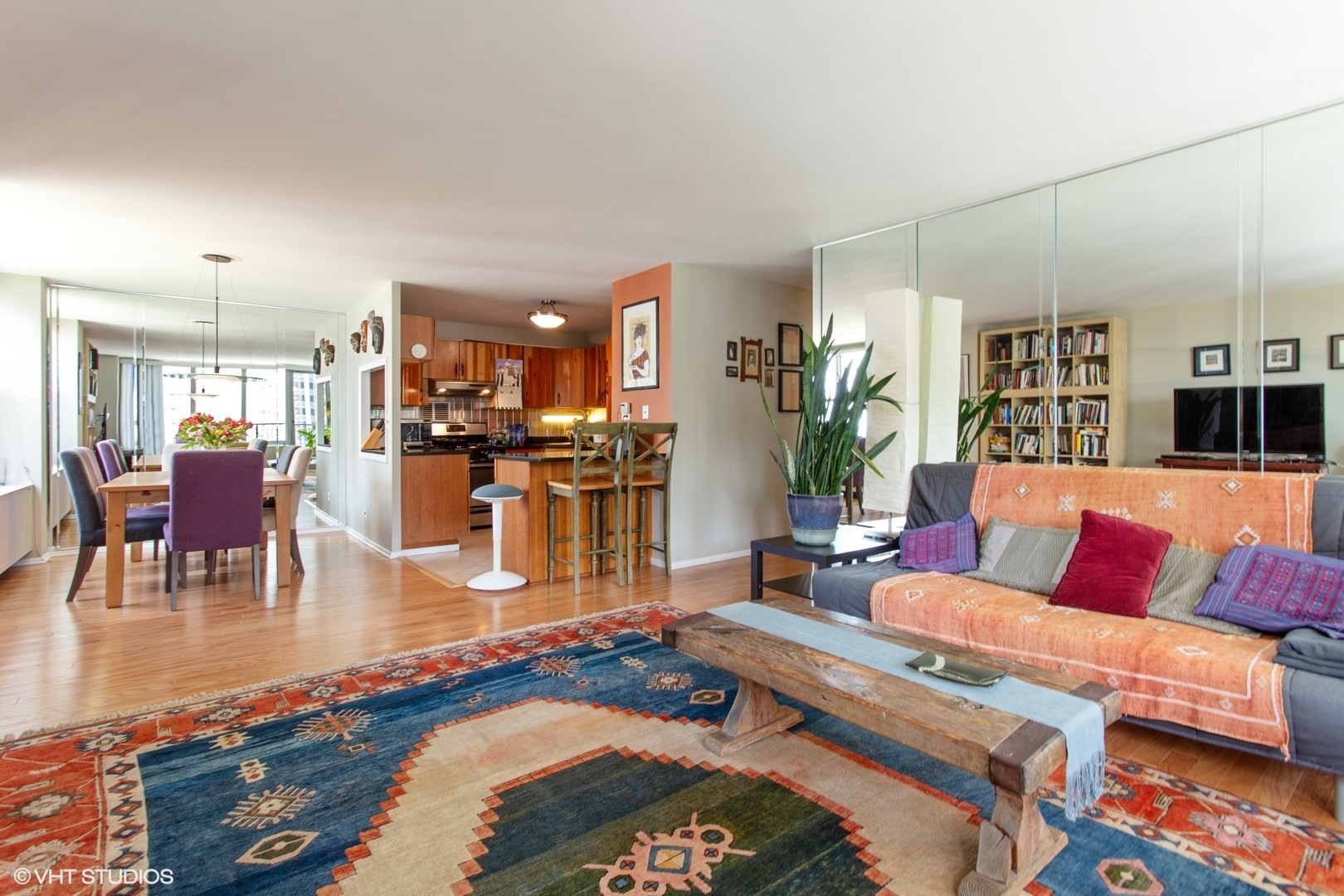 400 E Randolph Street 2330