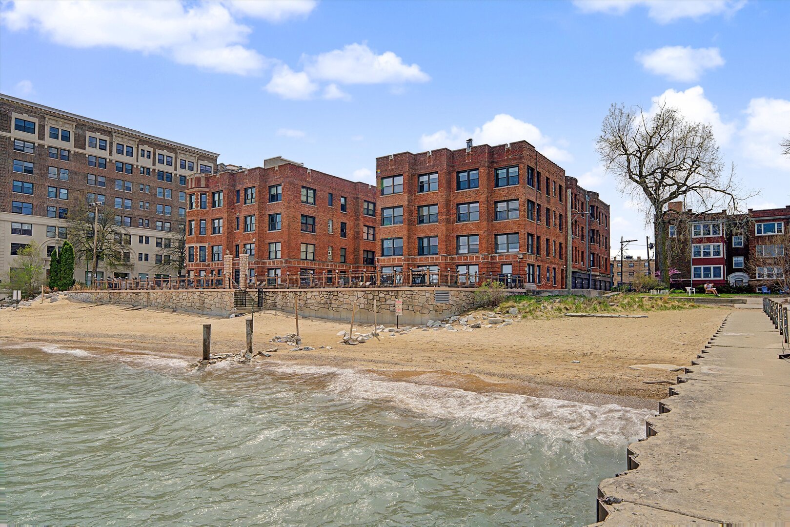 1200 W Sherwin Avenue 2K