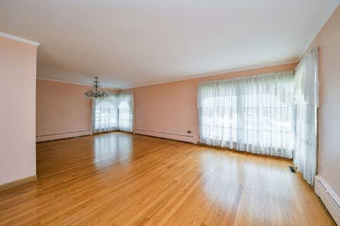 Tiny photo for 1401 Brophy Avenue, Park Ridge, IL 60068 (MLS # 12695057)