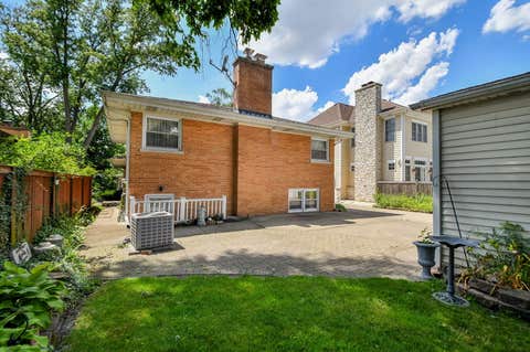 Tiny photo for 1401 Brophy Avenue, Park Ridge, IL 60068 (MLS # 12695057)