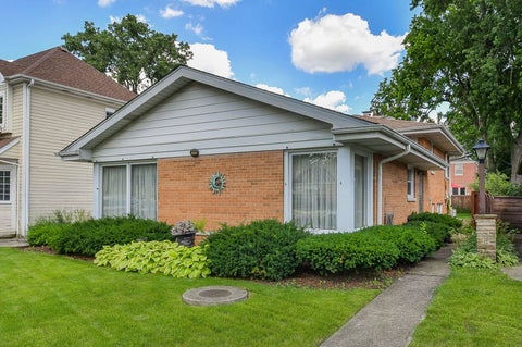 Tiny photo for 1401 Brophy Avenue, Park Ridge, IL 60068 (MLS # 12695057)