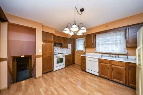 Tiny photo for 1401 Brophy Avenue, Park Ridge, IL 60068 (MLS # 12695057)