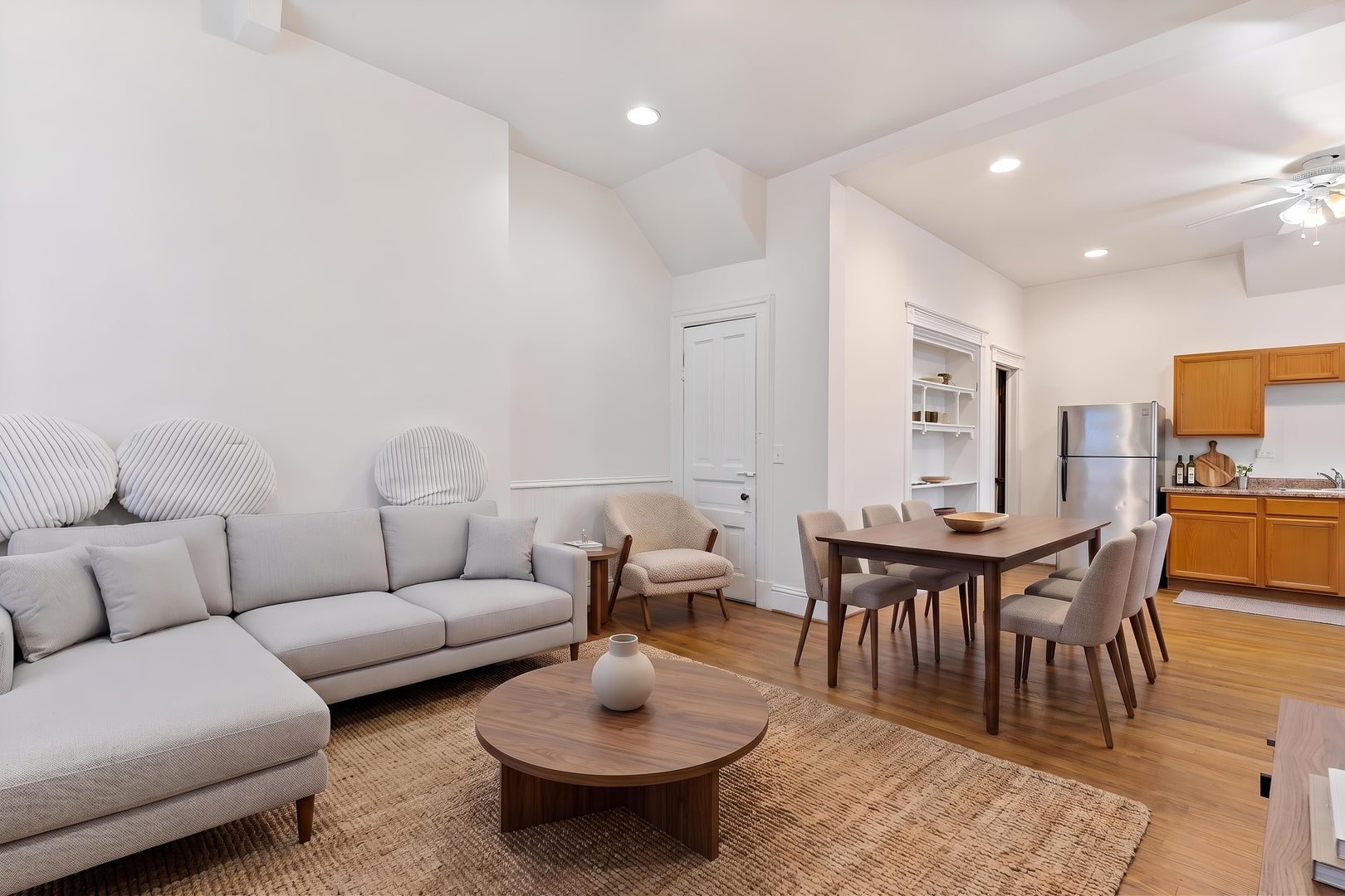 1132 E 44th Street
