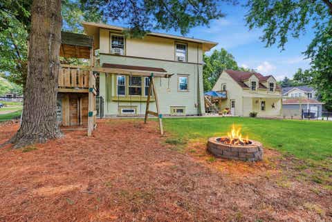 Tiny photo for 56 Whites Place, Bloomington, IL 61701 (MLS # 12675086)