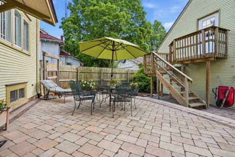 Tiny photo for 56 Whites Place, Bloomington, IL 61701 (MLS # 12675086)
