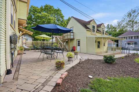 Tiny photo for 56 Whites Place, Bloomington, IL 61701 (MLS # 12675086)