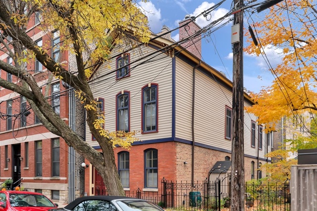 Photo 1 of 30 — 1739 N Orleans Street, Chicago, IL 60614
