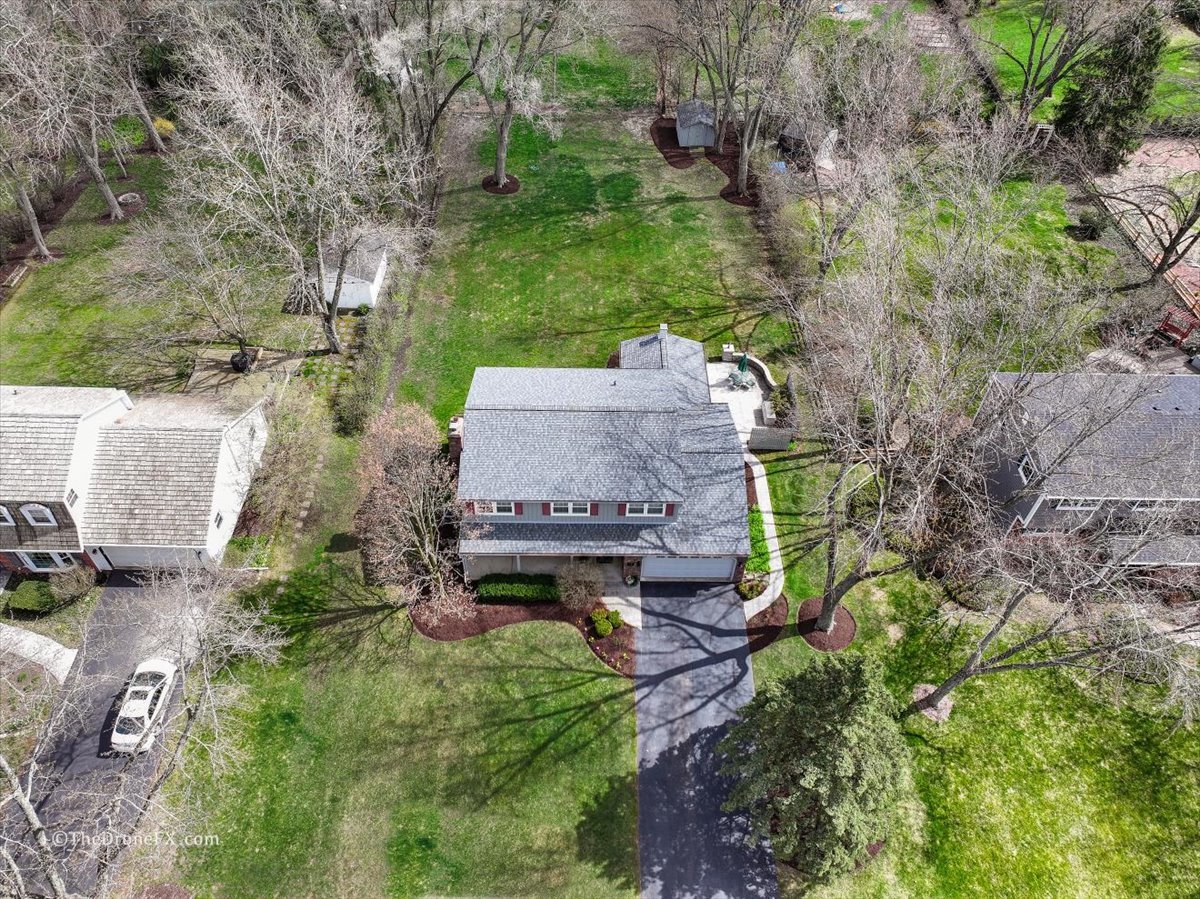 26w215 Tomahawk Drive