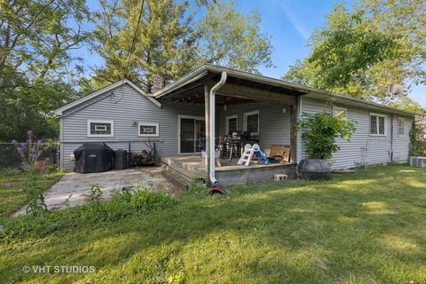 Tiny photo for 901 E Krage Drive, Addison, IL 60101 (MLS # 12457398)