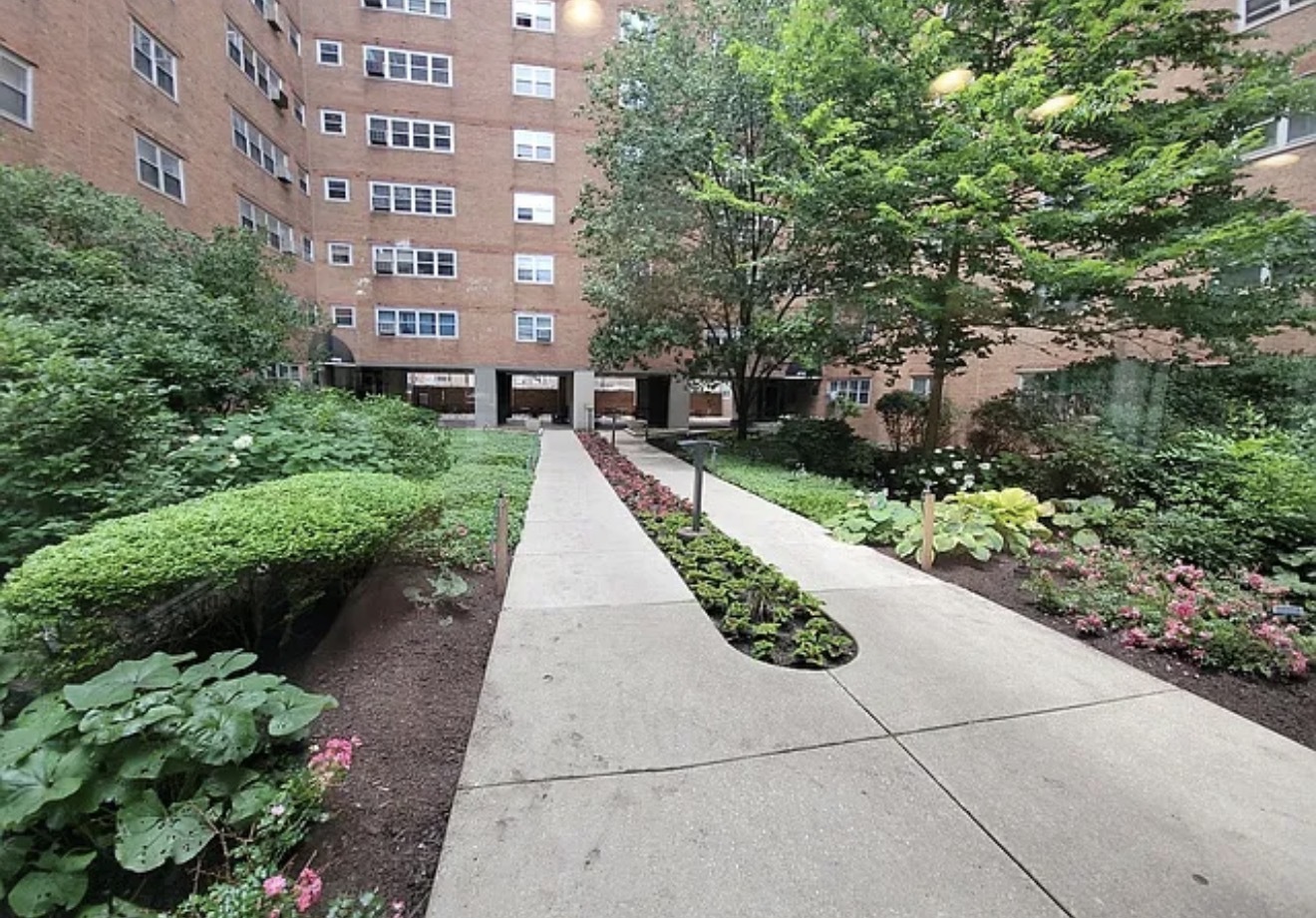 4950 N Marine Drive 907