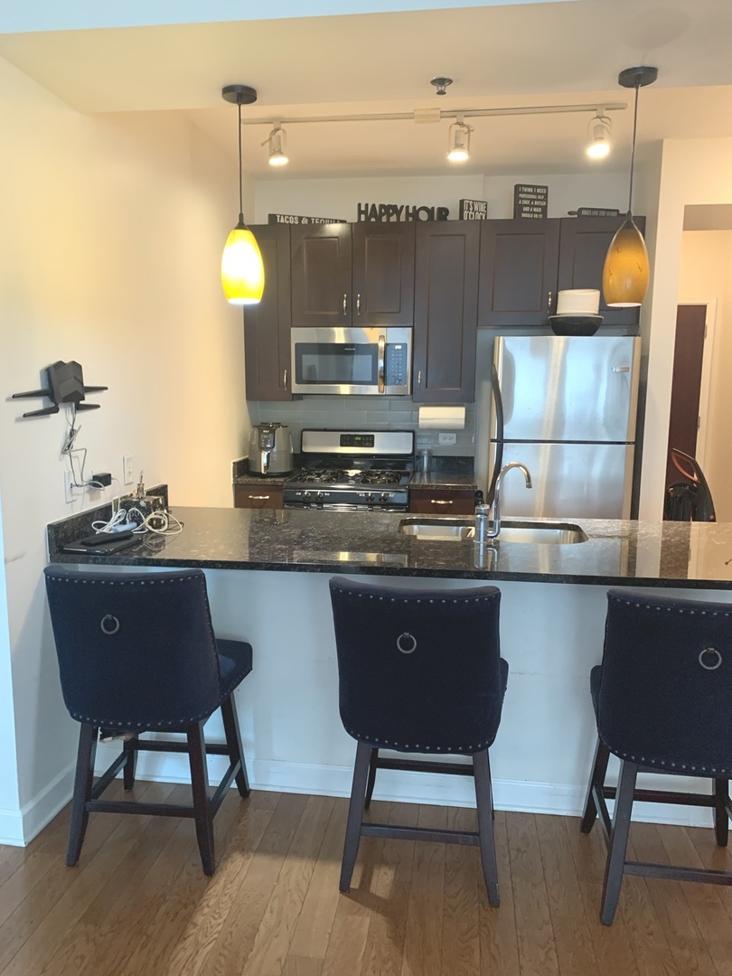 1400 S MICHIGAN Avenue 911