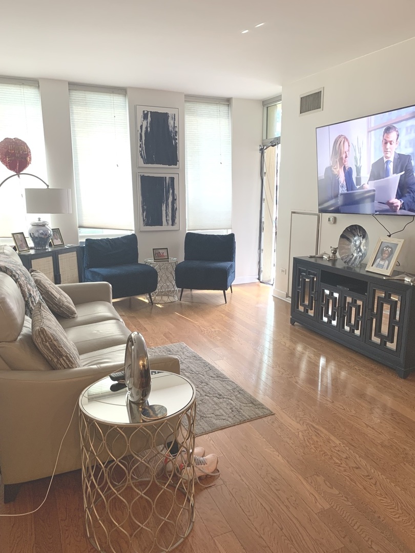 1400 S MICHIGAN Avenue 911
