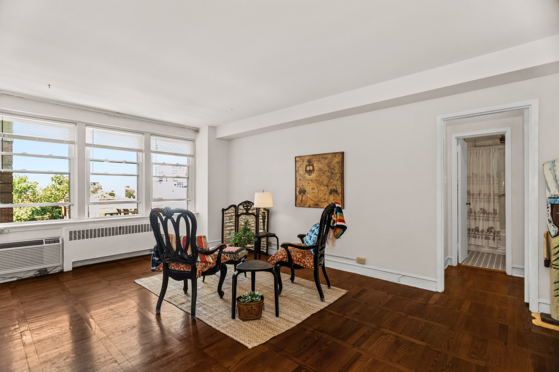 1585 Ridge Avenue 506