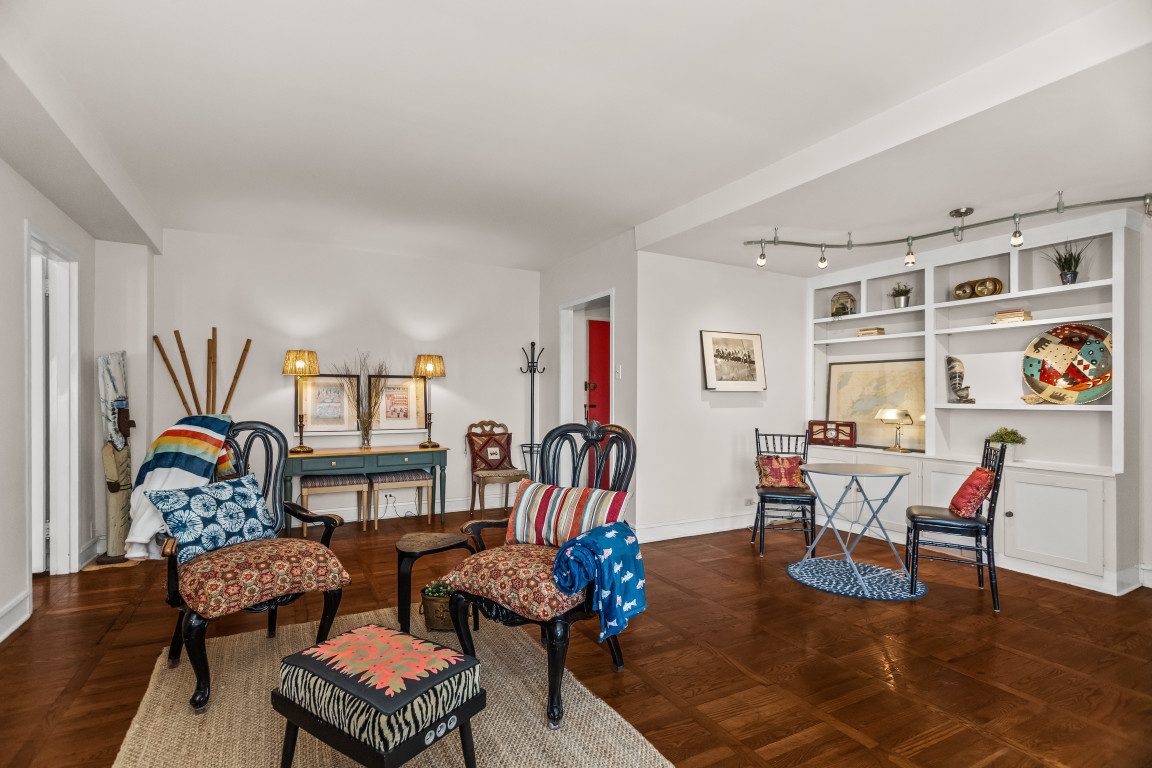 1585 Ridge Avenue 506