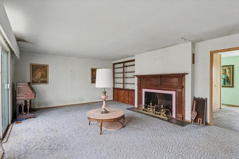 Tiny photo for 404 Oak Drive, Roberts, IL 60962 (MLS # 12602333)