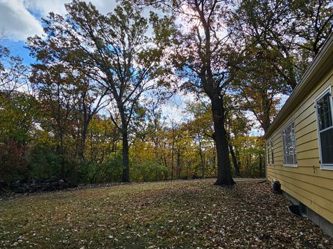 Tiny photo for 404 Oak Drive, Roberts, IL 60962 (MLS # 12602333)