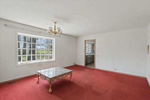 Tiny photo for 404 Oak Drive, Roberts, IL 60962 (MLS # 12602333)