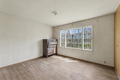 Tiny photo for 404 Oak Drive, Roberts, IL 60962 (MLS # 12602333)