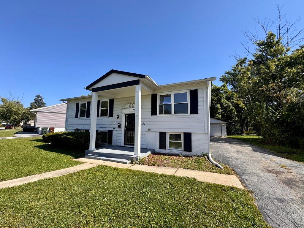 Photo for 51 N Pine Lane, Glenwood, IL 60425 (MLS # 12484174)