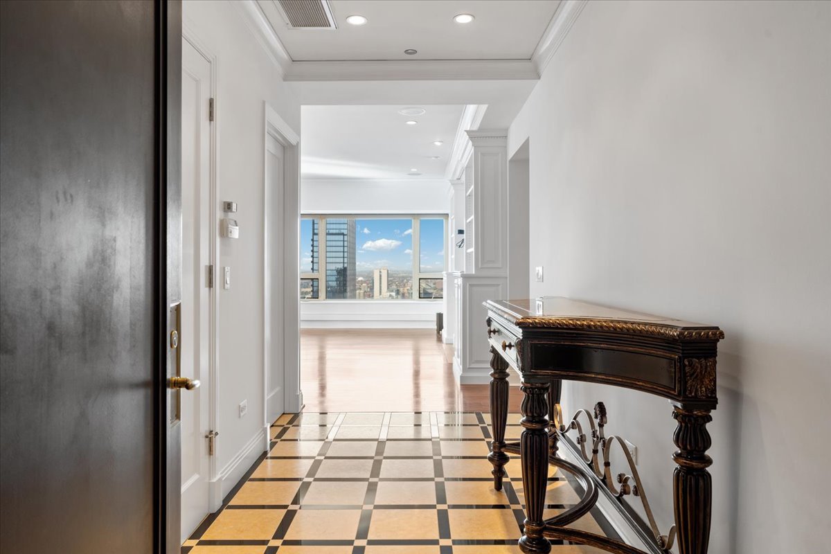 800 N Michigan Avenue 3603