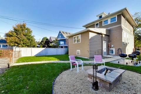 Tiny photo for 813 N Cuyler Avenue, Oak Park, IL 60302 (MLS # 12786051)
