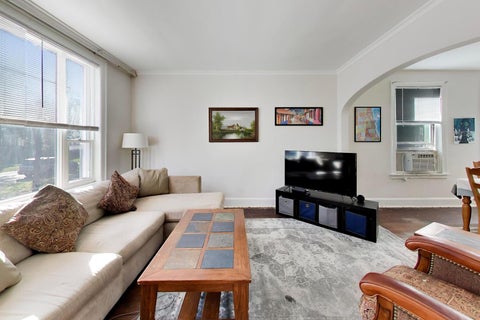 Tiny photo for 813 N Cuyler Avenue, Oak Park, IL 60302 (MLS # 12786051)