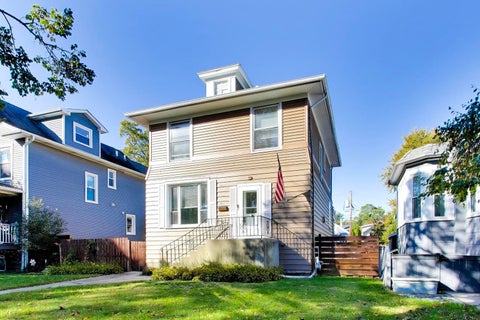 Tiny photo for 813 N Cuyler Avenue, Oak Park, IL 60302 (MLS # 12786051)