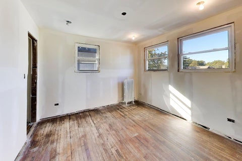 Tiny photo for 813 N Cuyler Avenue, Oak Park, IL 60302 (MLS # 12786051)