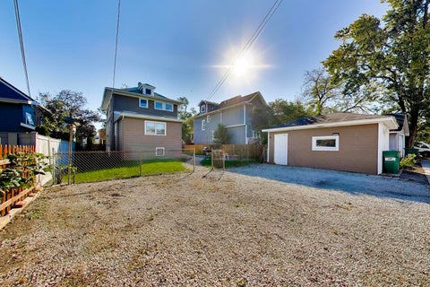 Tiny photo for 813 N Cuyler Avenue, Oak Park, IL 60302 (MLS # 12786051)