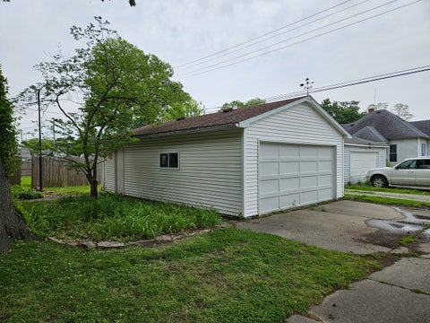 Tiny photo for 402 E 5th Street, Flora, IL 62839 (MLS # 12652235)