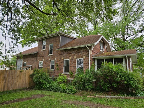 Tiny photo for 402 E 5th Street, Flora, IL 62839 (MLS # 12652235)