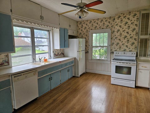 Tiny photo for 402 E 5th Street, Flora, IL 62839 (MLS # 12652235)