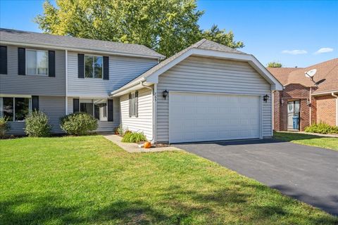 Photo of 765 Clearwood Court, Aurora, IL 60504 (MLS # 12486873)