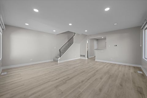 Tiny photo for 765 Clearwood Court, Aurora, IL 60504 (MLS # 12486873)