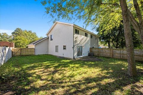 Tiny photo for 765 Clearwood Court, Aurora, IL 60504 (MLS # 12486873)