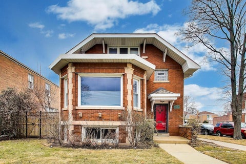Photo of 6503 N Maplewood Avenue, Chicago, IL 60645 (MLS # 12740843)