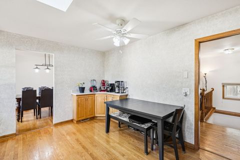 Tiny photo for 1504 E Emmerson Lane, Mount Prospect, IL 60056 (MLS # 12490103)