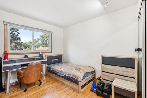 Tiny photo for 1504 E Emmerson Lane, Mount Prospect, IL 60056 (MLS # 12490103)