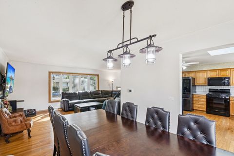 Tiny photo for 1504 E Emmerson Lane, Mount Prospect, IL 60056 (MLS # 12490103)