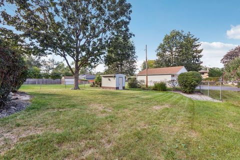 Tiny photo for 1504 E Emmerson Lane, Mount Prospect, IL 60056 (MLS # 12490103)