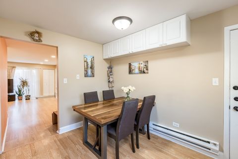 Tiny photo for 2215 Nichols Road #21C, Arlington Heights, IL 60004 (MLS # 12581348)