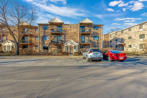 Tiny photo for 2215 Nichols Road #21C, Arlington Heights, IL 60004 (MLS # 12581348)