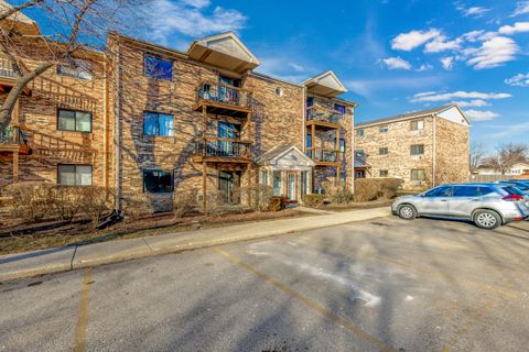 Photo of 2215 Nichols Road #21C, Arlington Heights, IL 60004 (MLS # 12581348)