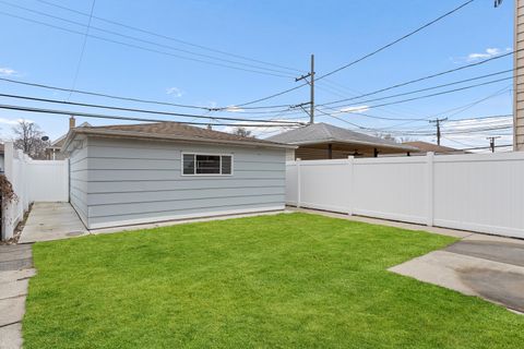 Tiny photo for 6041 W Gunnison Street, Chicago, IL 60630 (MLS # 12584589)