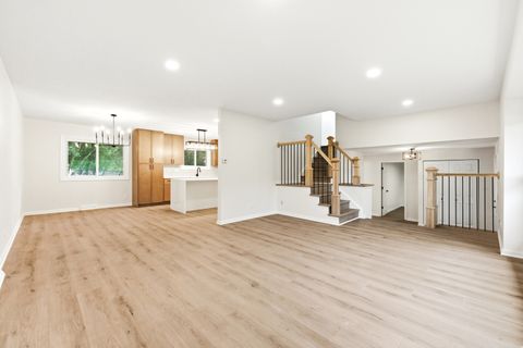 Tiny photo for 3725 N Firestone Drive, Hoffman Estates, IL 60192 (MLS # 12490706)